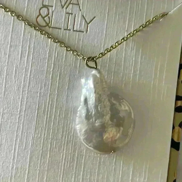 EVA & LiLy Necklace- New in Box - Picture 3 of 6